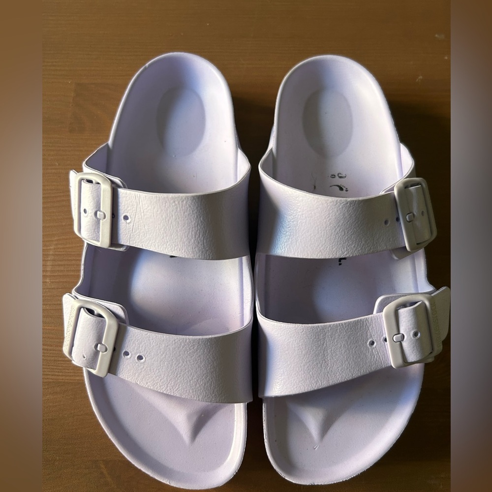 Birkenstocks Arizona Essentials Size: 9.5 Women’s